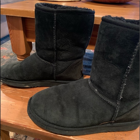 Black Uggs - Picture 3 of 6